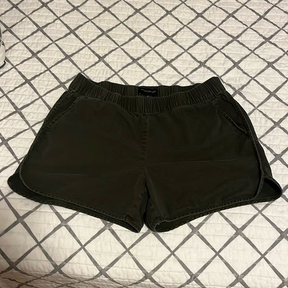 Banana Republic shorts - green size small